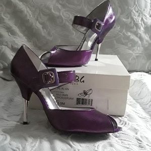 BCBG 8.5 Wild Grape Crackle